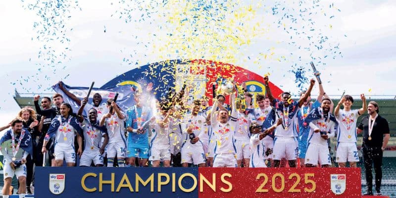Cuộc chiến nghẹt thở giành vé thăng hạng Premier League