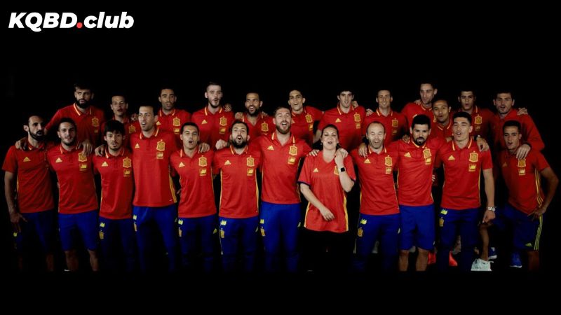 Tiki-taka - khi thế giới phải học cách đuổi theo